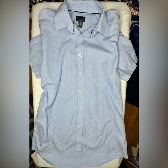 H&M Reg Fit Oxford Stretch Short Sleeve Button Up Shirt Light Blue Medium 15 3/4 - Picture 2 of 9